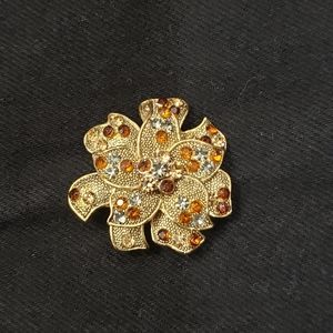 Brand new women's pendant